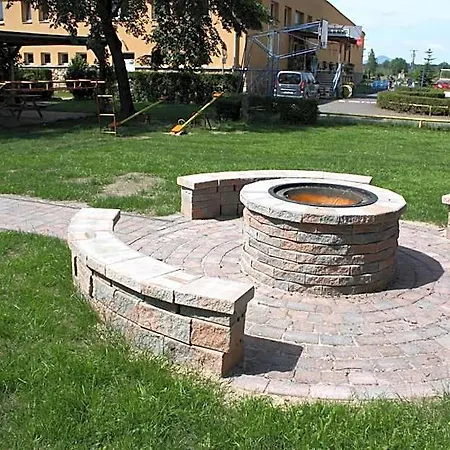 Bk Pod Lipou Hotel Mělník